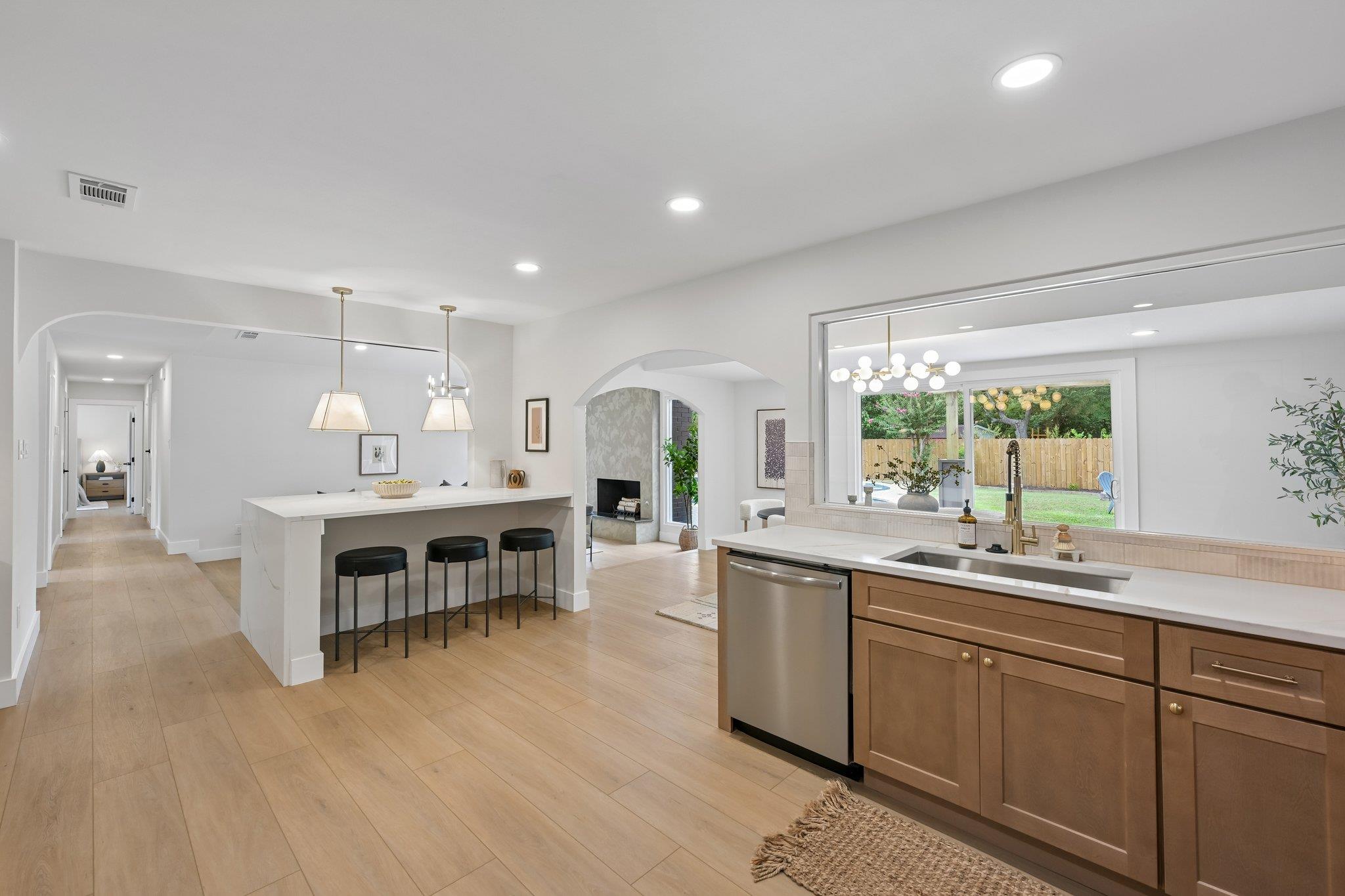 11809 Charing Cross Rd Property Photo 10