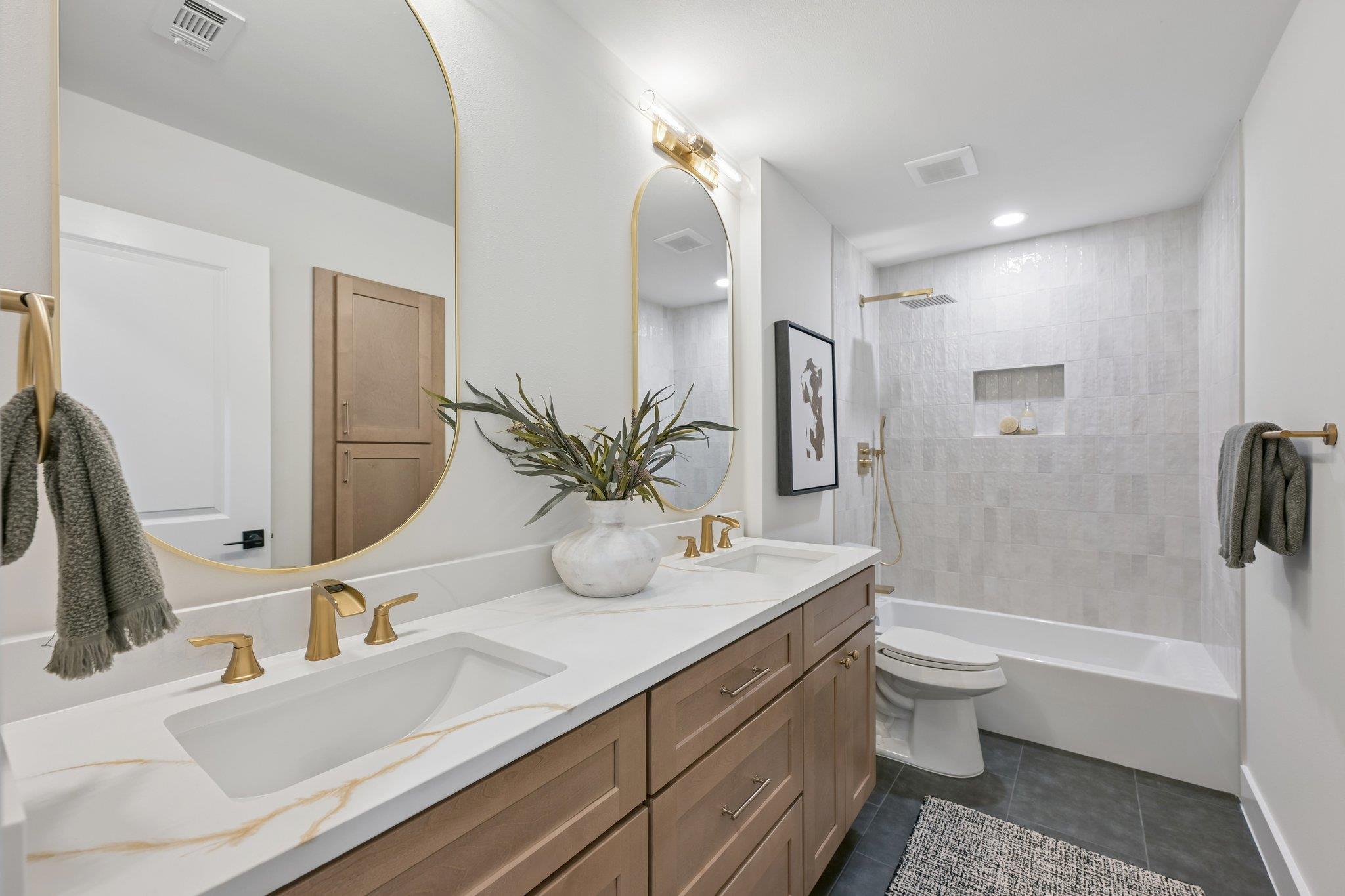 11809 Charing Cross Rd Property Photo 17