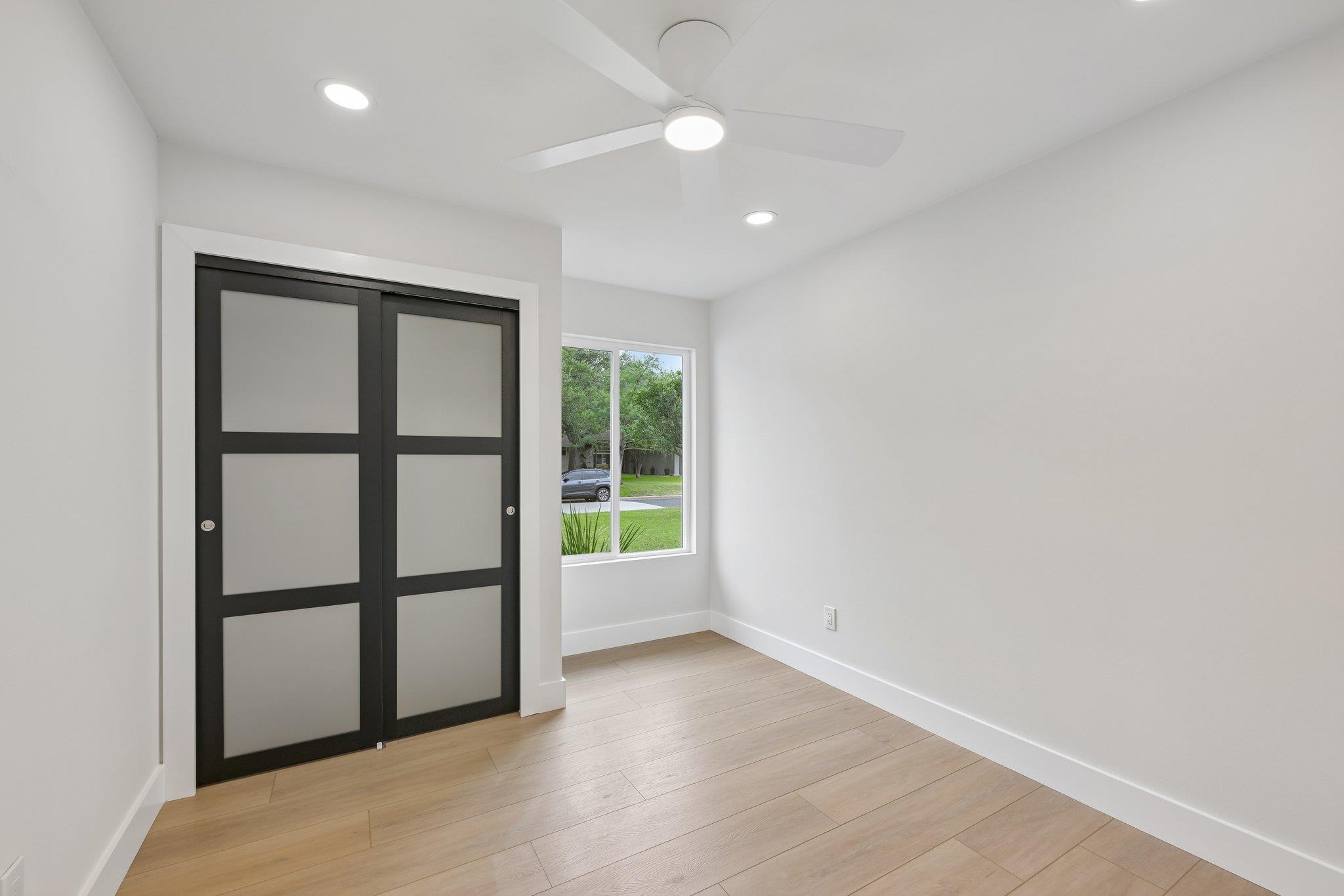 11809 Charing Cross Rd Property Photo 19