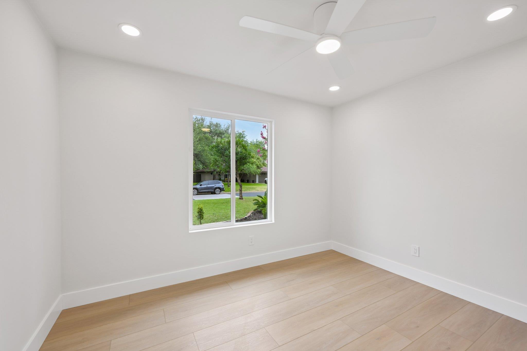 11809 Charing Cross Rd Property Photo 21