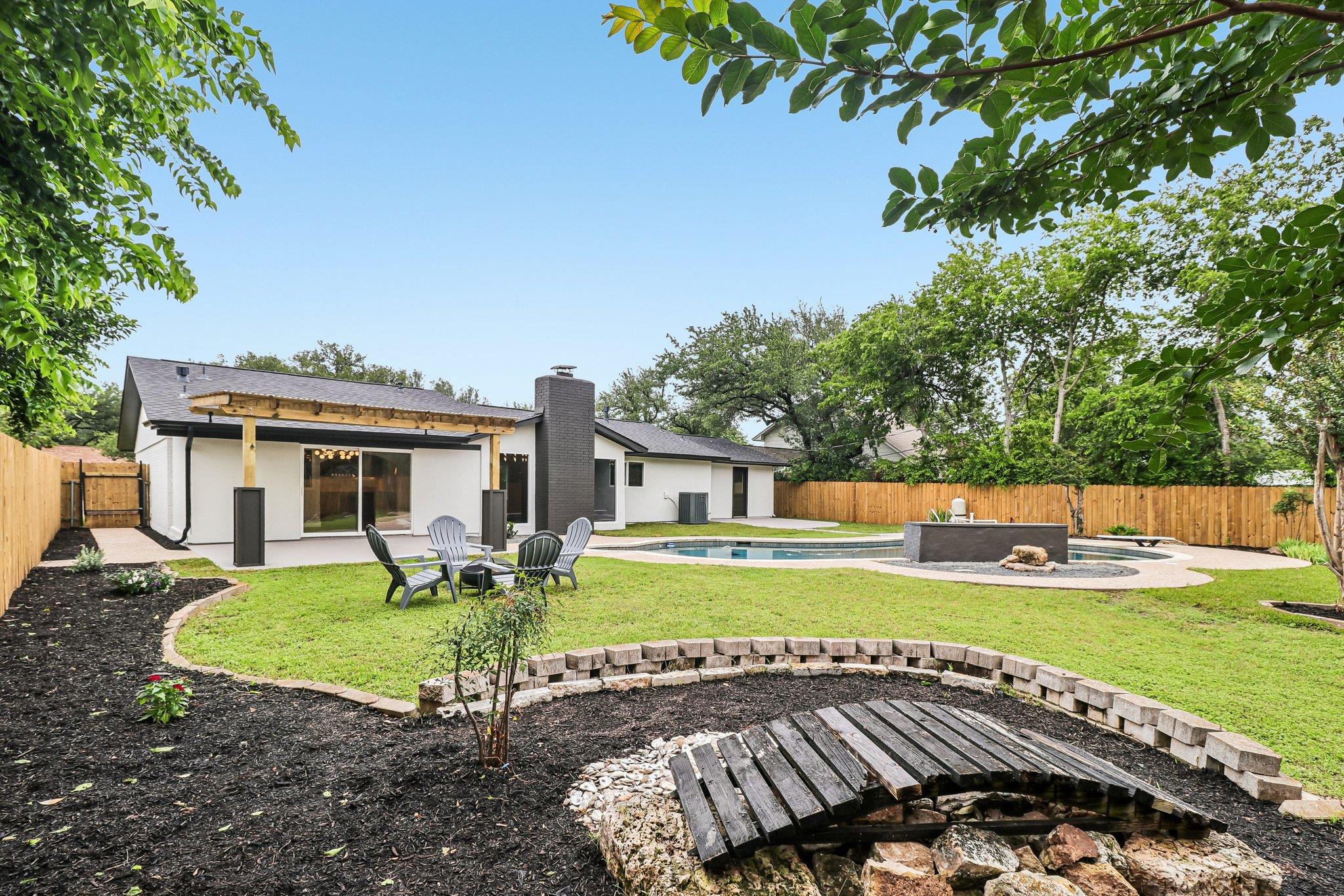 11809 Charing Cross Rd Property Photo 27