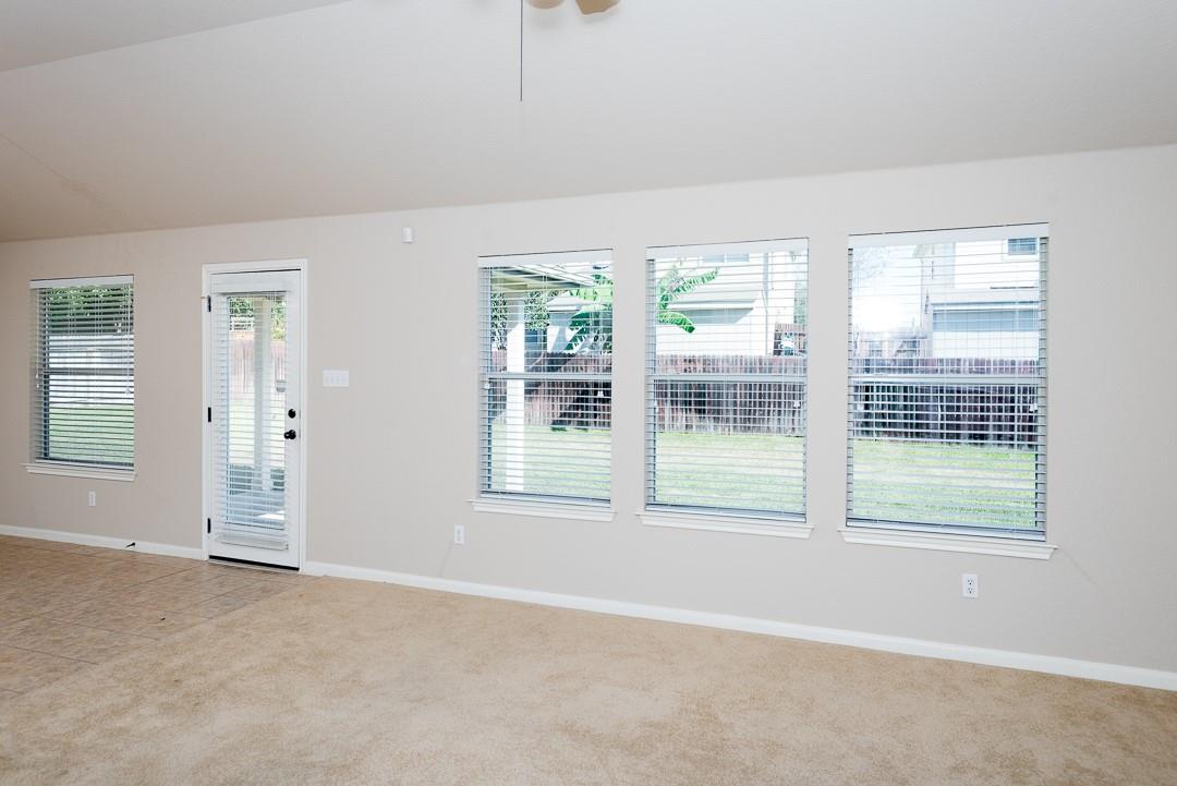 1611 Briar Hill Dr Property Photo 9