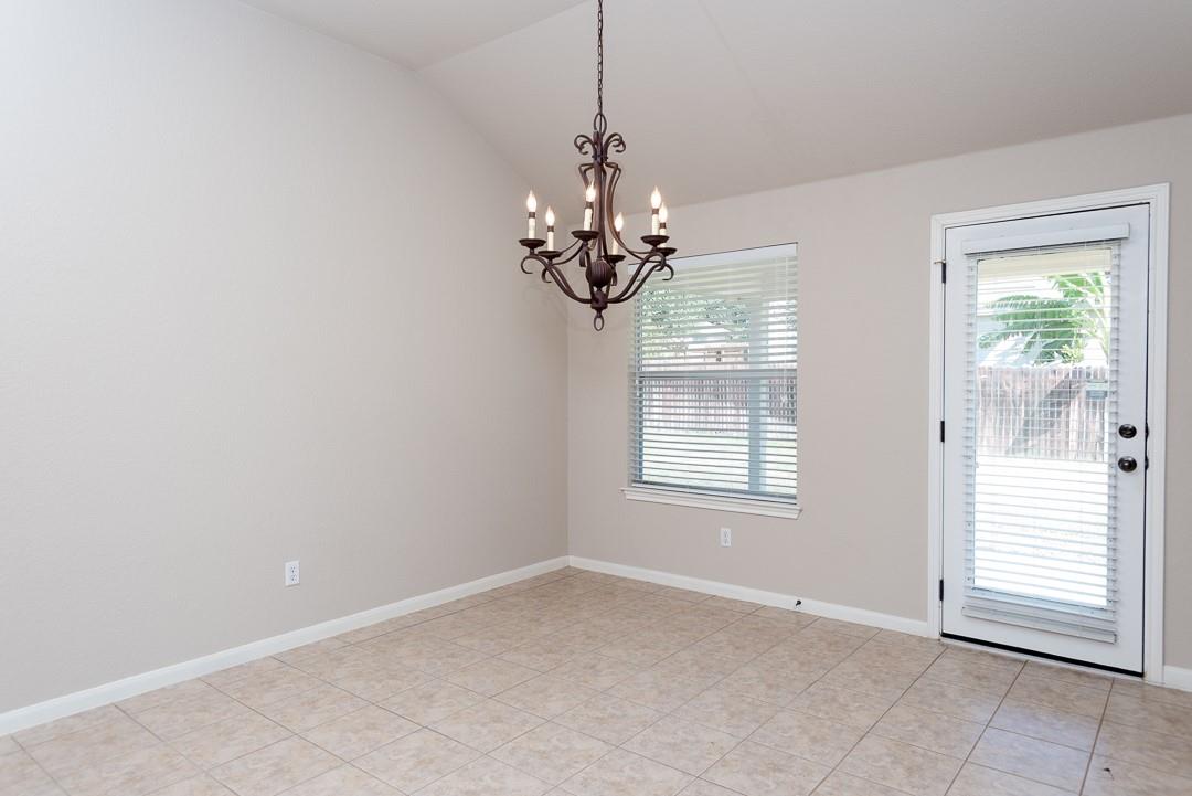 1611 Briar Hill Dr Property Photo 10