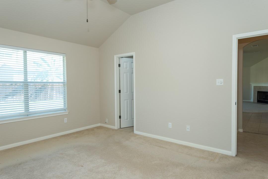 1611 Briar Hill Dr Property Photo 13