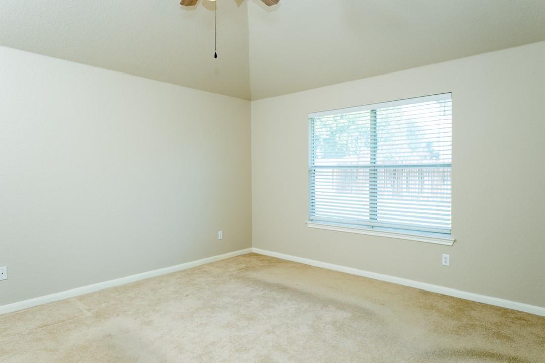 1611 Briar Hill Dr Property Photo 17
