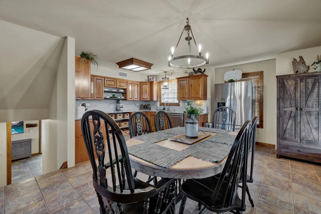 2198 Lakeshore Dr Property Photo 14