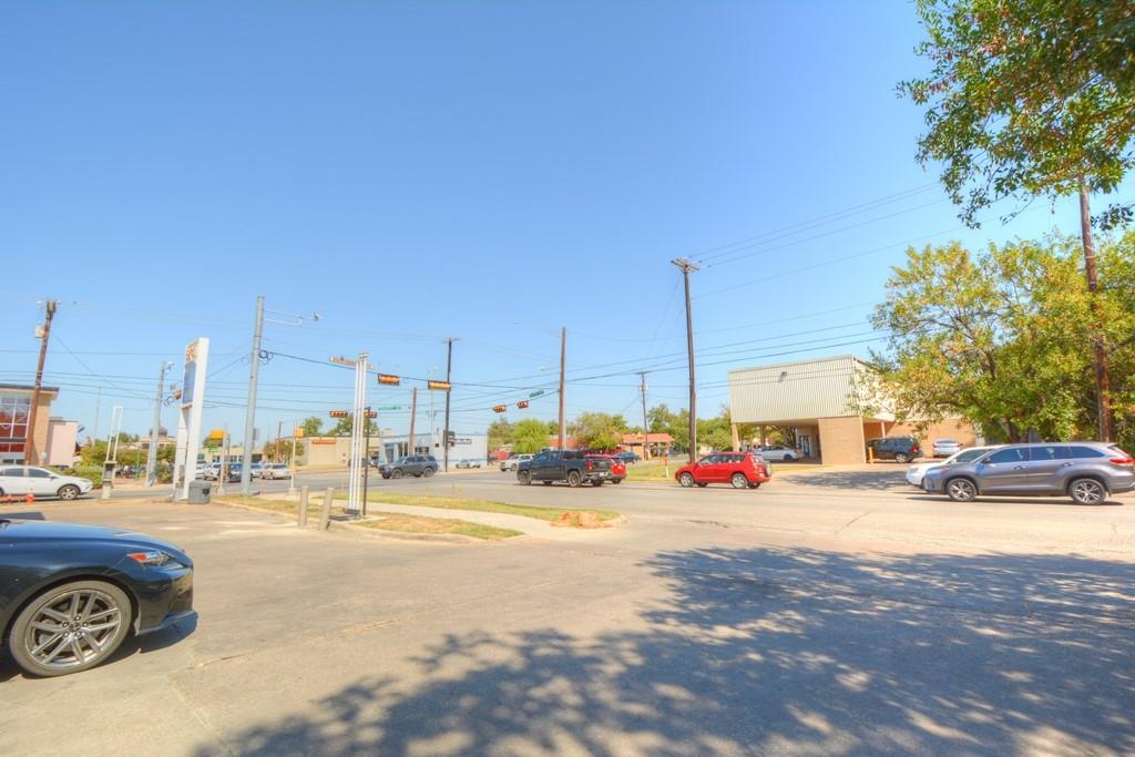 1221-1225 S Austin Ave Property Photo 2