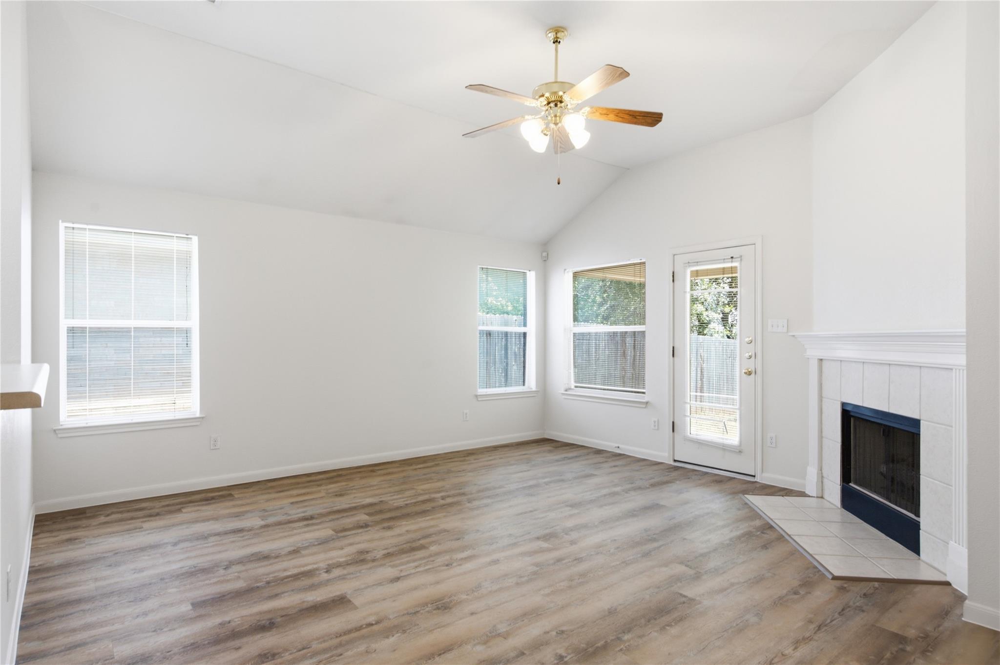 417 River Crossing Trl Property Photo 7