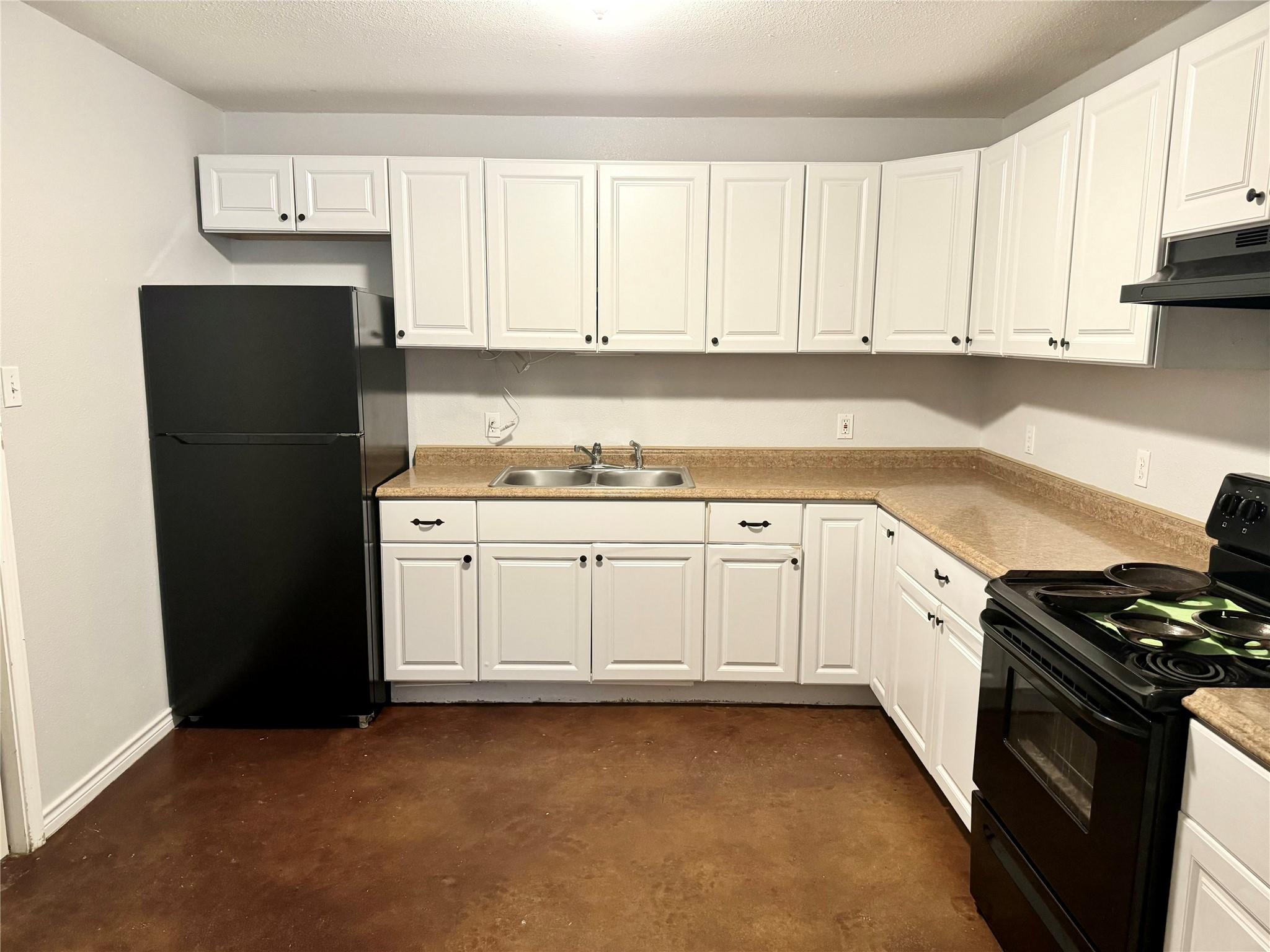 709 San Saba St #a Property Photo 8