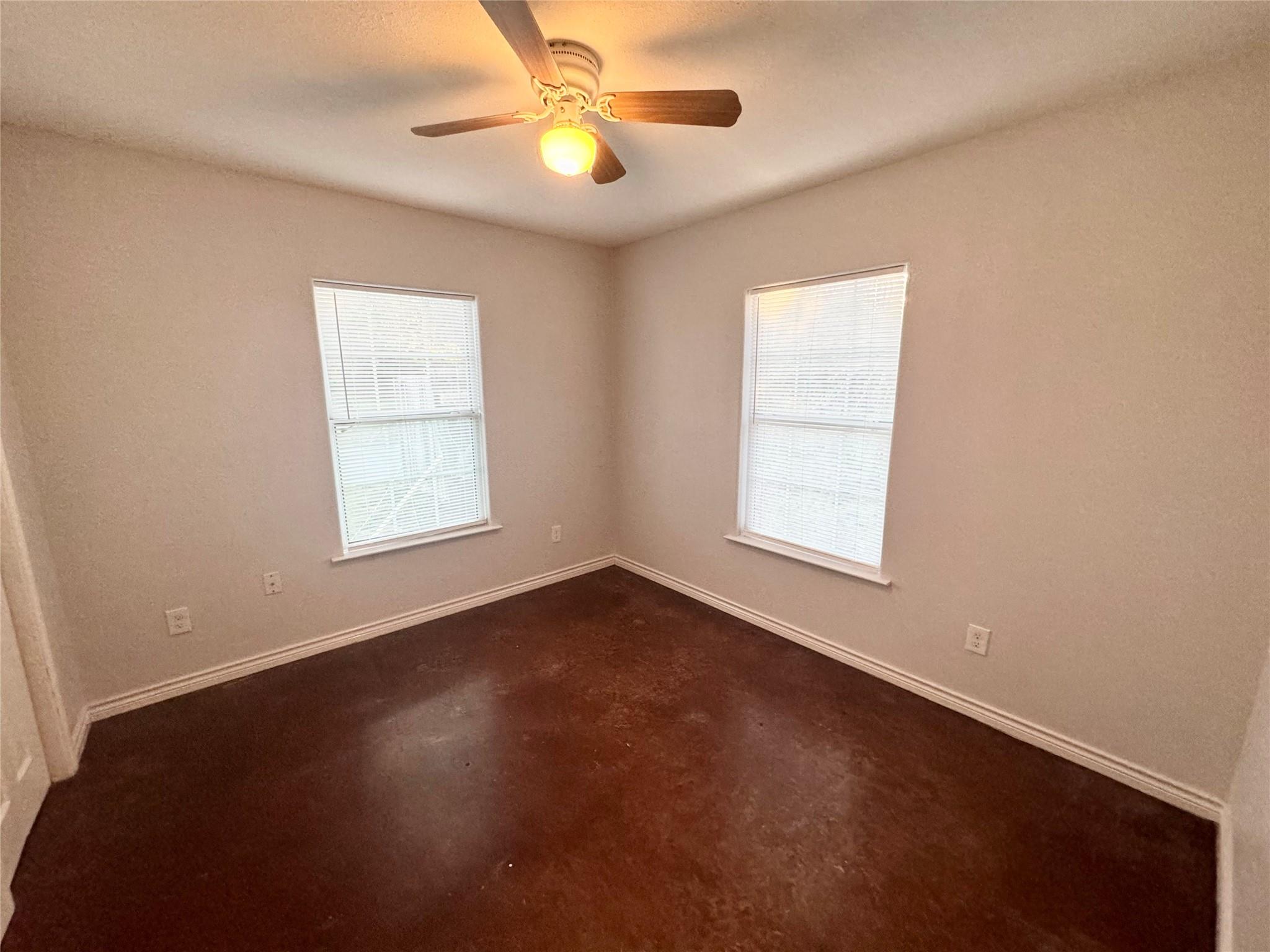 709 San Saba St #a Property Photo 13
