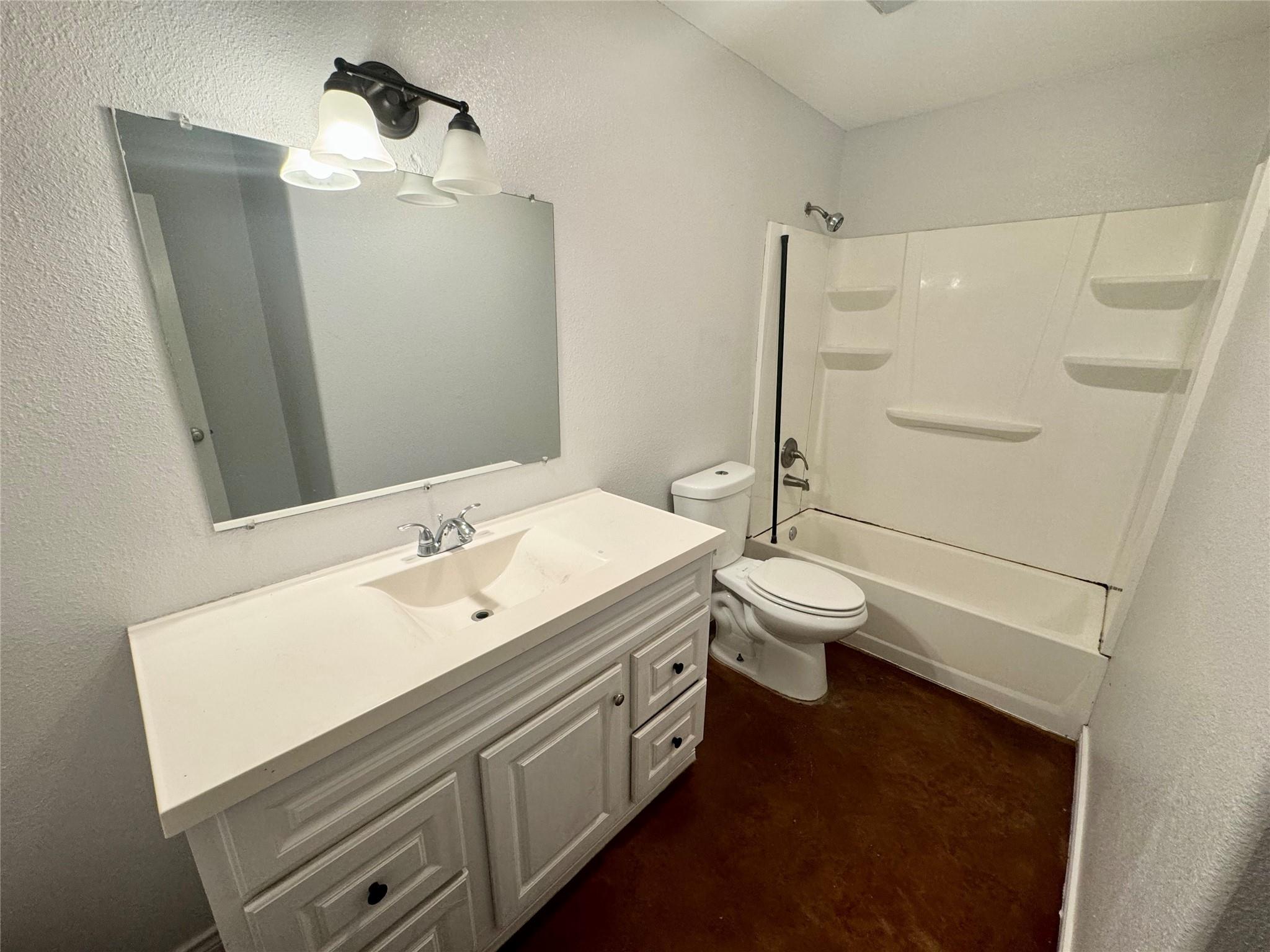 709 San Saba St #a Property Photo 14
