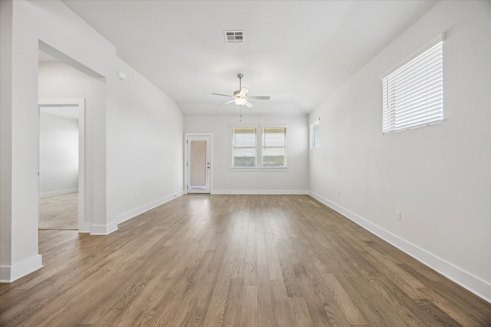 8503 Mckamy Dr Property Photo 3