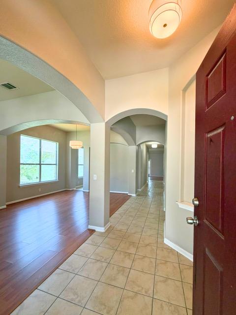 3304 Winding Shore Ln Property Photo 5
