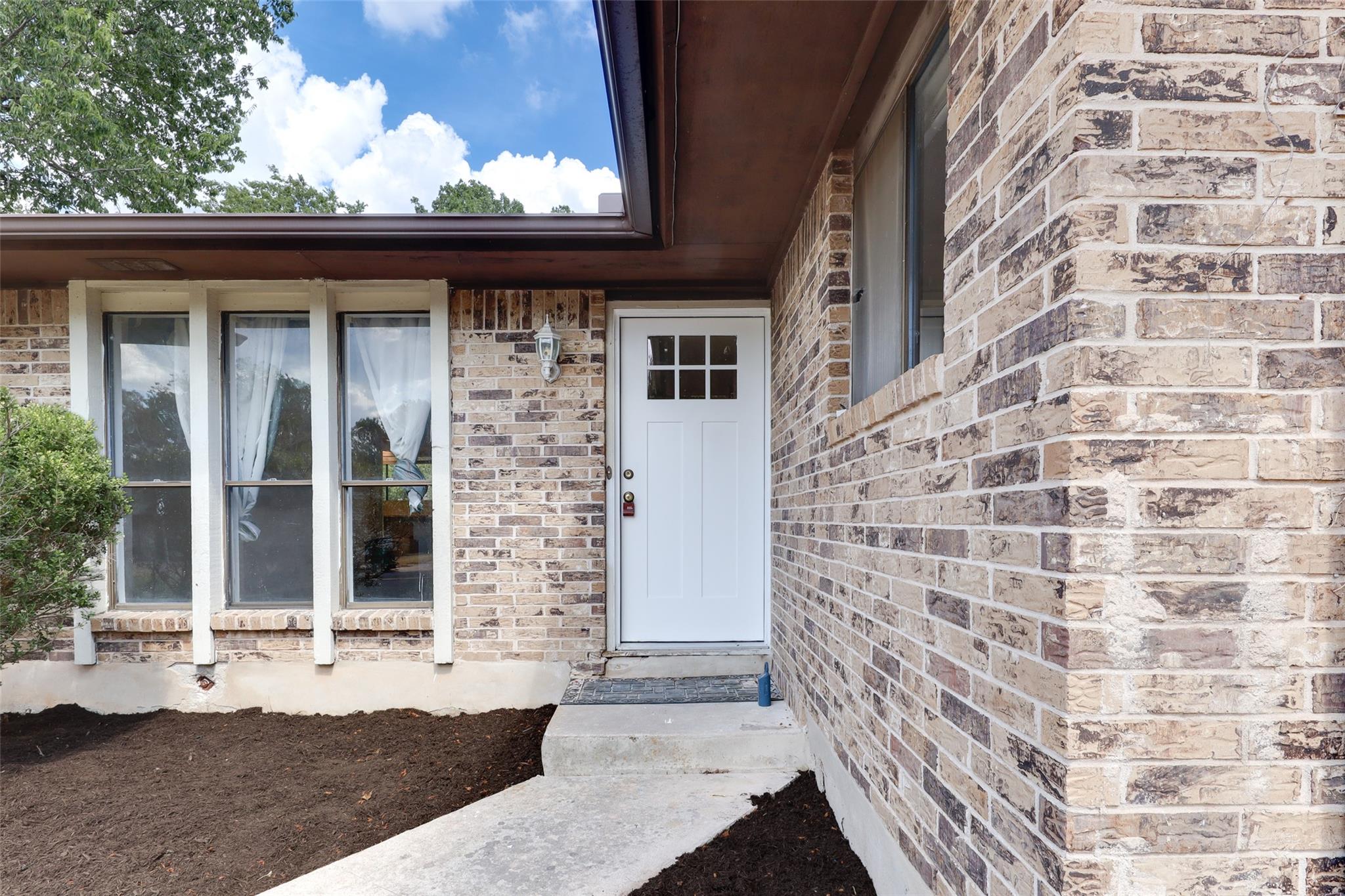 11407 Barrington Way Property Photo 3