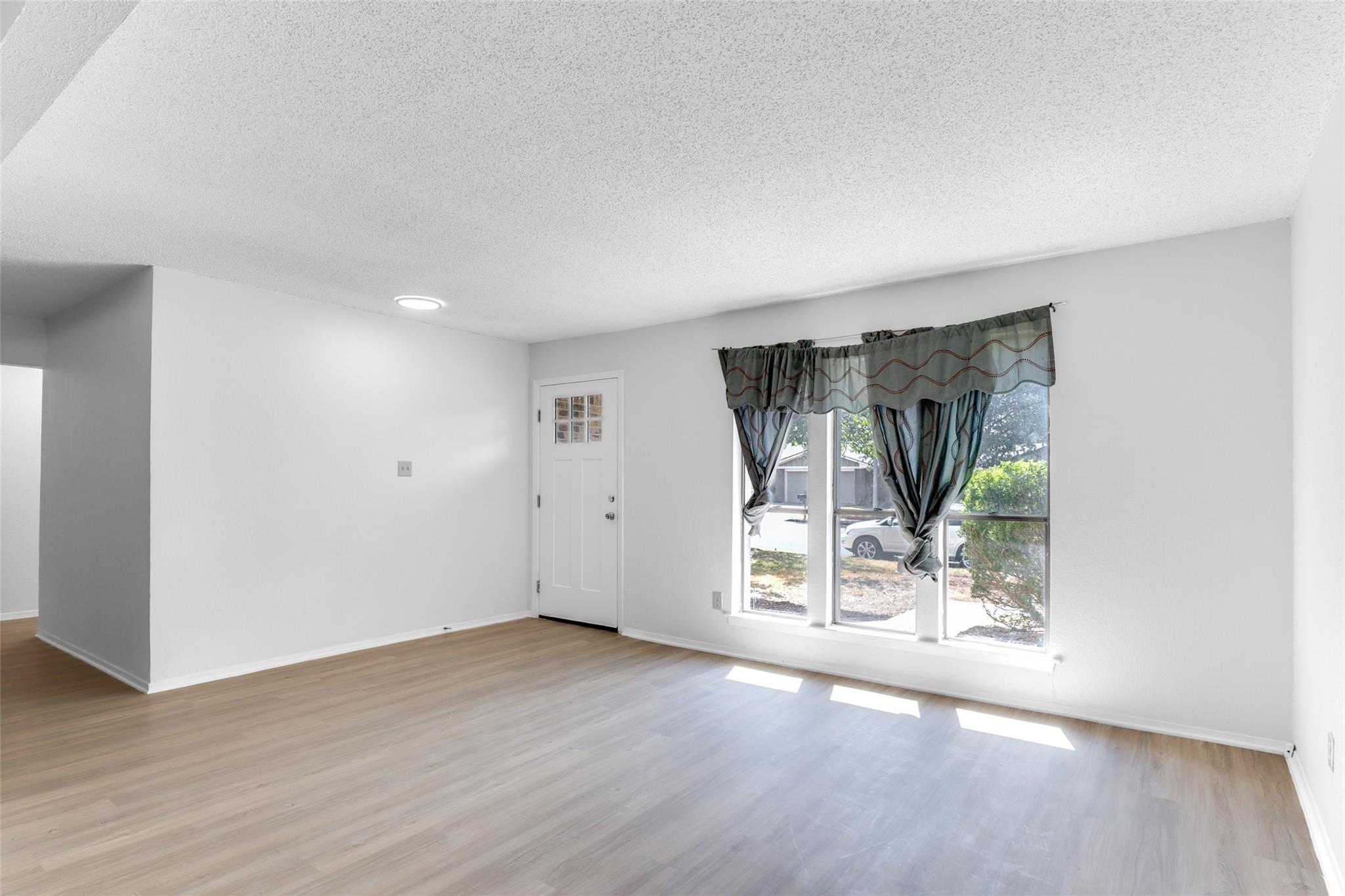 11407 Barrington Way Property Photo 5