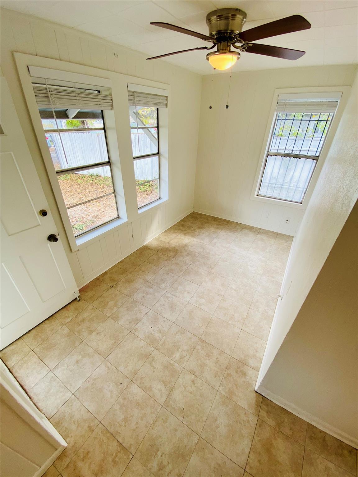 6501 Ponca St #b Property Photo 3