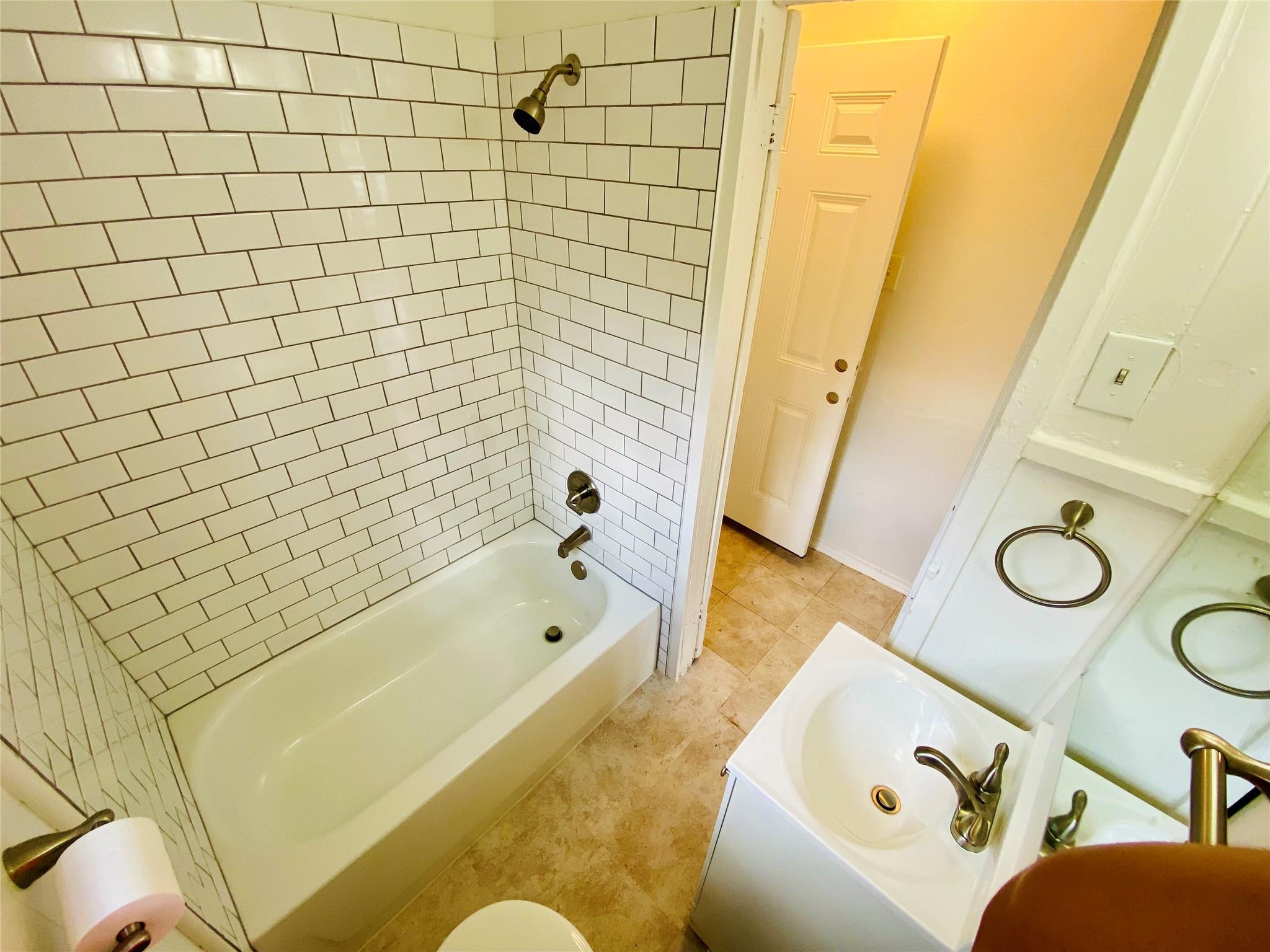 6501 Ponca St #b Property Photo 12