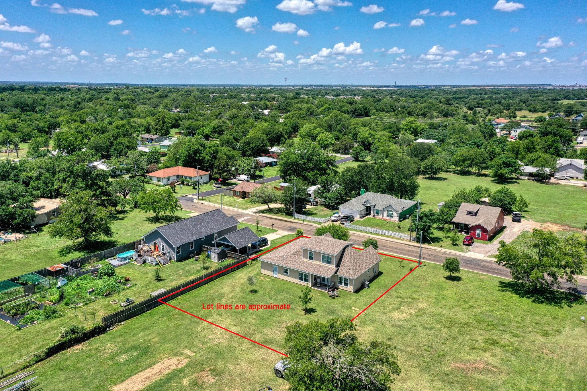 2409 Pecan St Property Photo 6