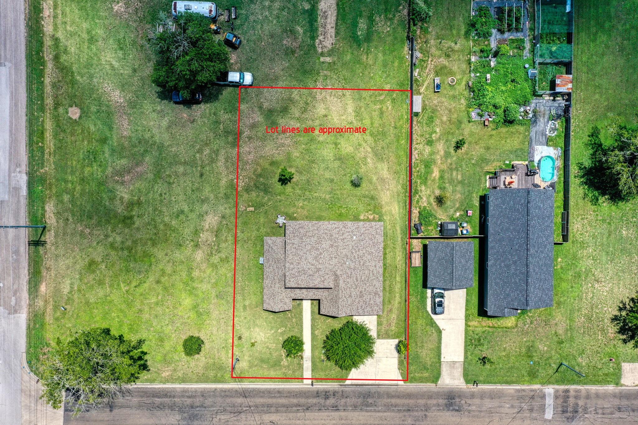 2409 Pecan St Property Photo 9