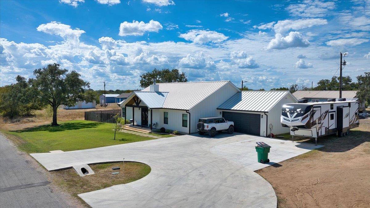 3411 Concho Trl Property Photo 4