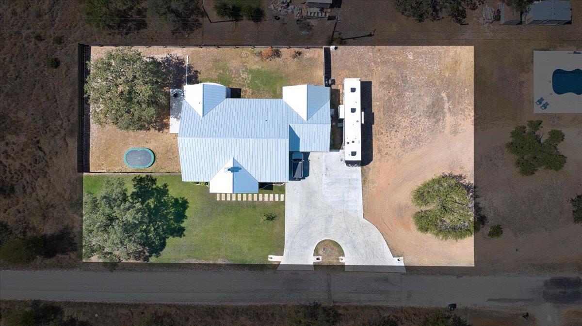 3411 Concho Trl Property Photo 5