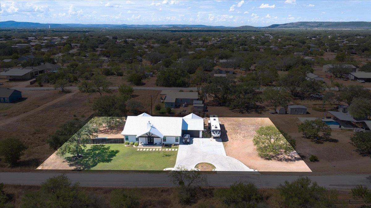 3411 Concho Trl Property Photo 6
