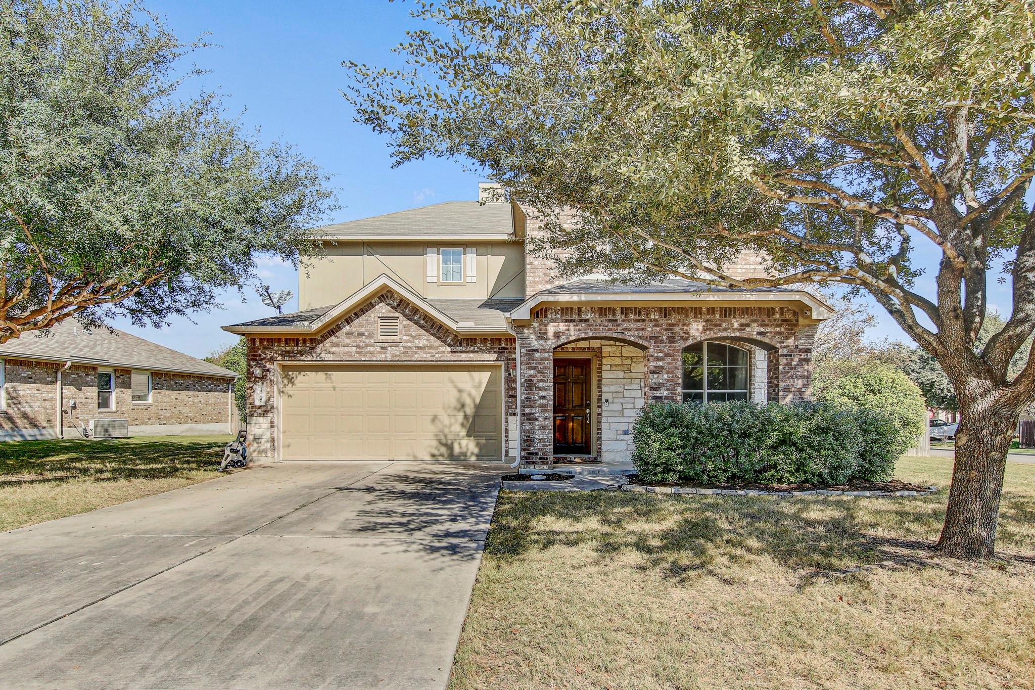 318 Serene Hollow Ln Property Photo 4