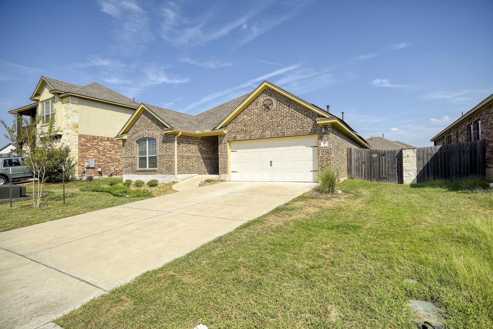 118 Millsaps Ct Property Photo 1