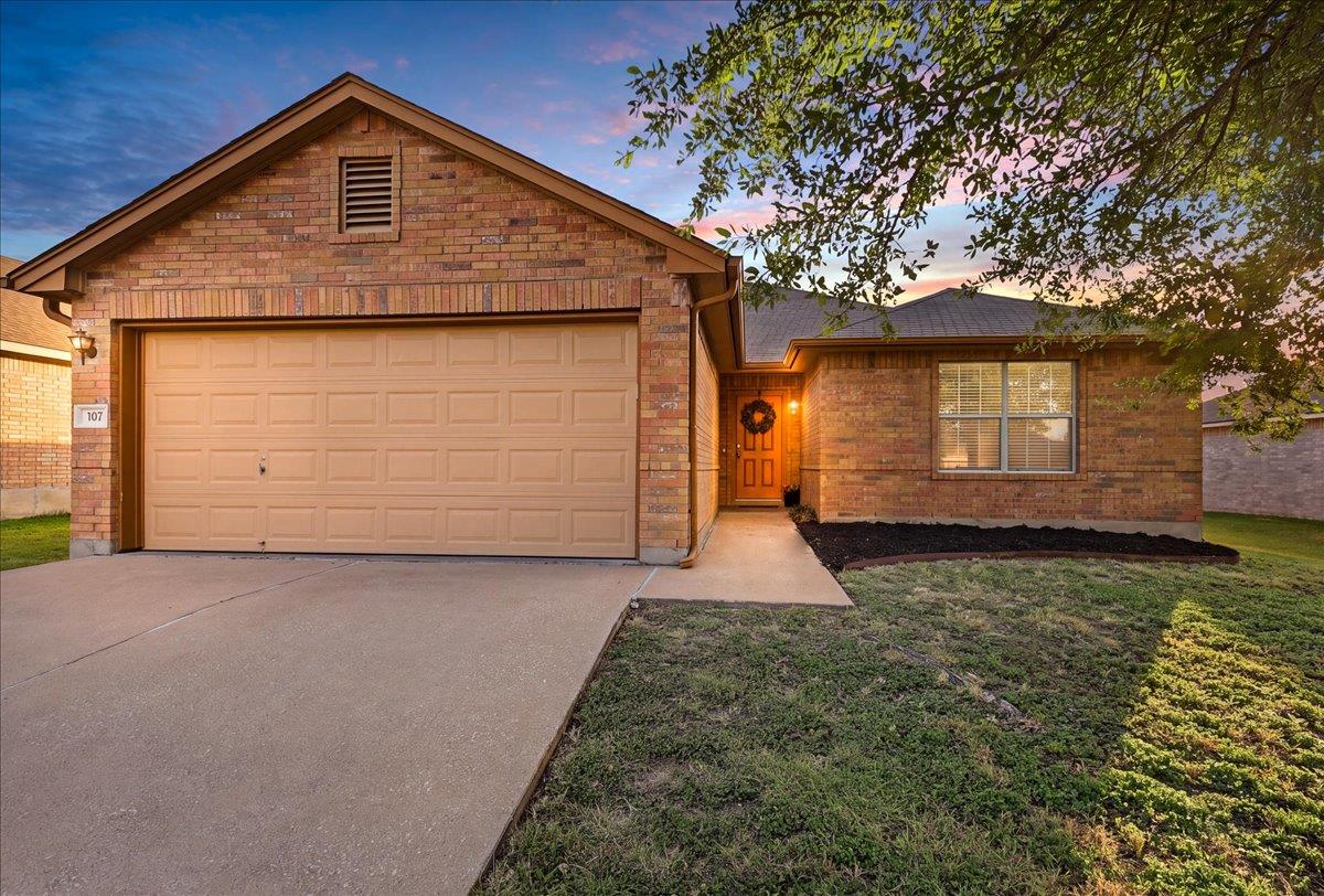 107 Fossil Trl Property Photo 1