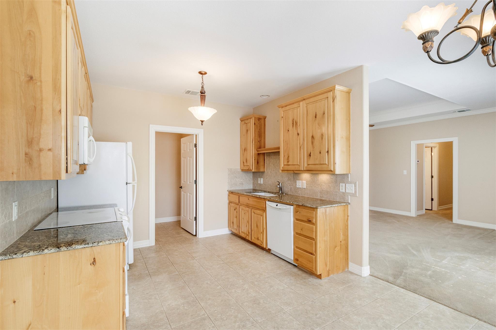 1505 Claremont Pkwy A & B Property Photo 10