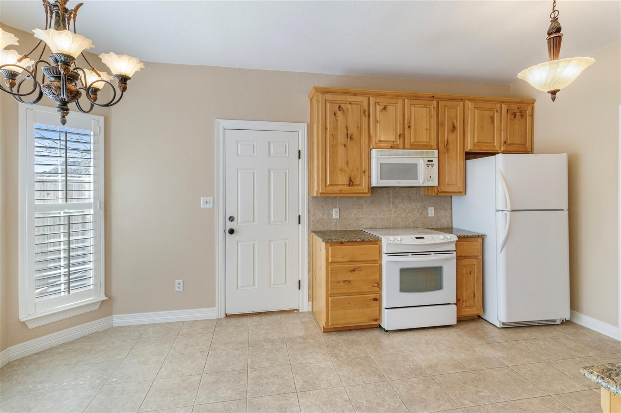 1505 Claremont Pkwy A & B Property Photo 12