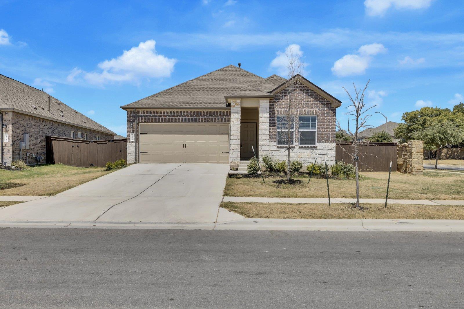 1833 Woolsey Way Property Photo