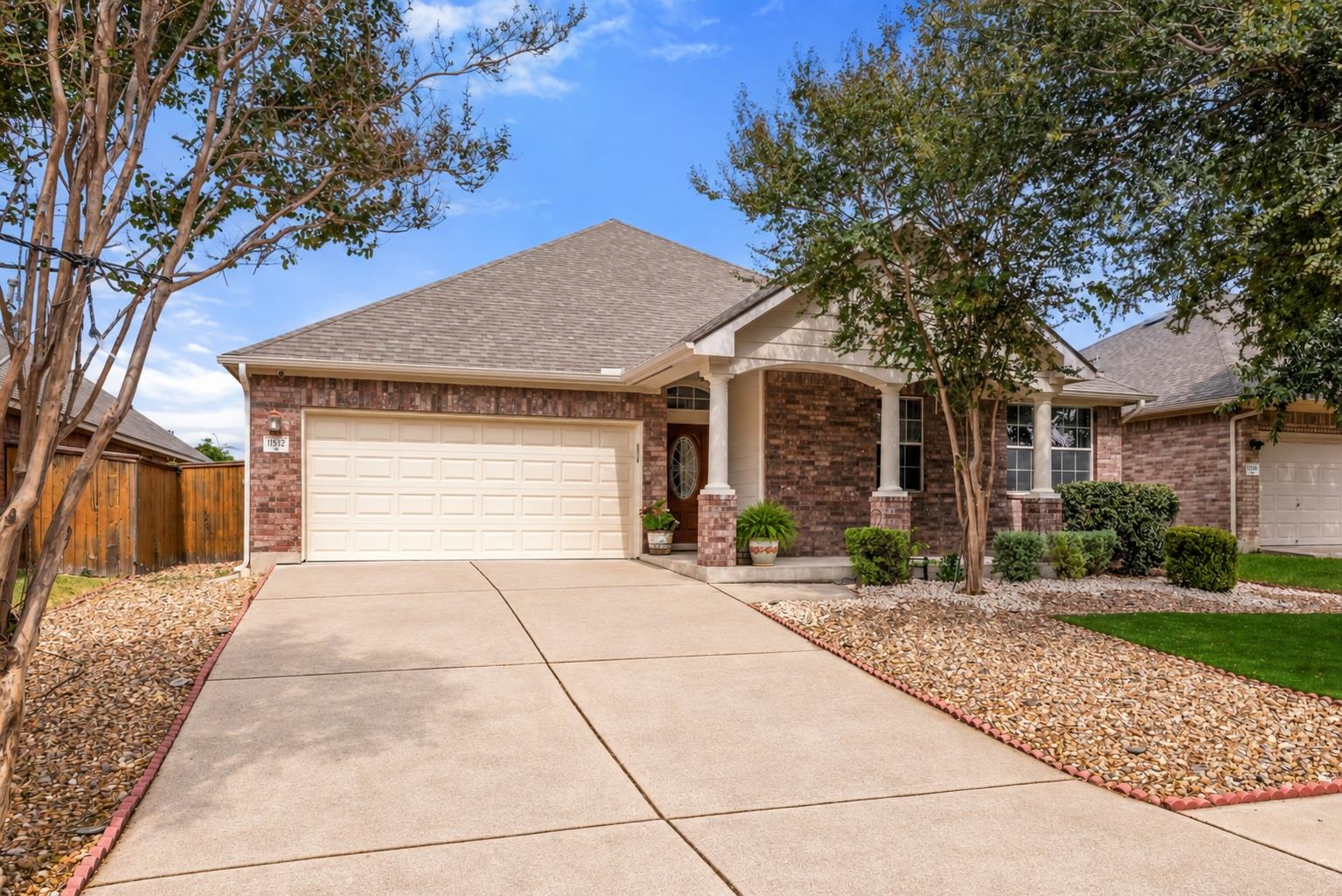 11512 Shadow Creek Dr Property Photo 1
