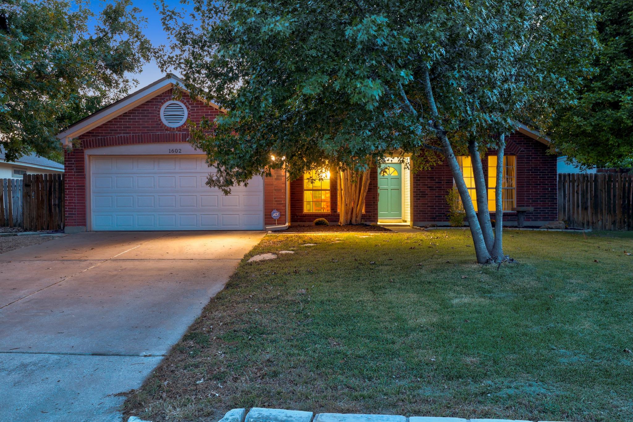 1602 Southwestern Blvd Property Photo 2