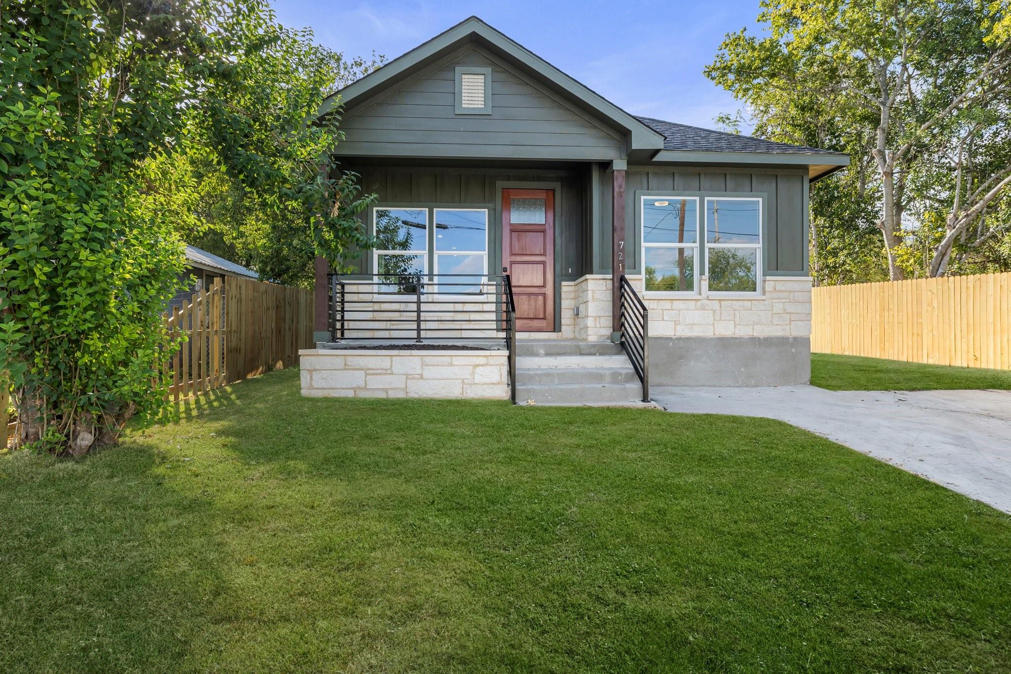 721 Chihuahua St Property Photo 1