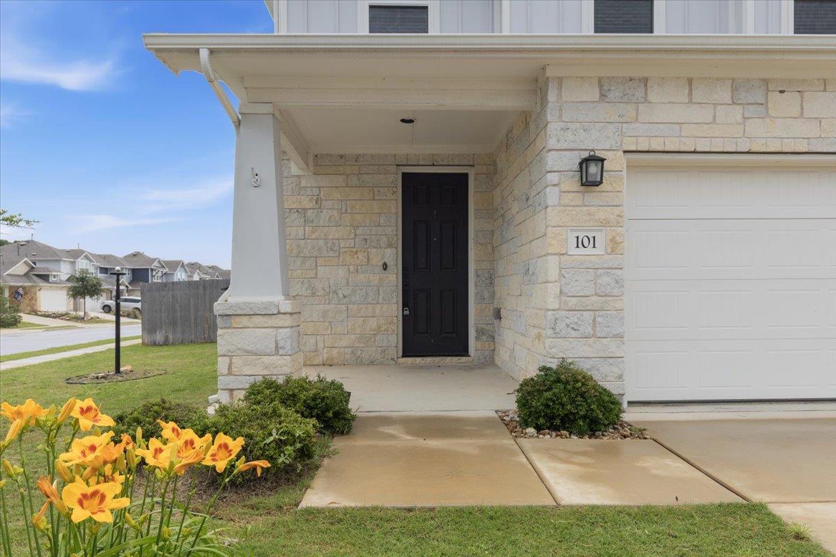 101 Free Stone Dr Property Photo 2