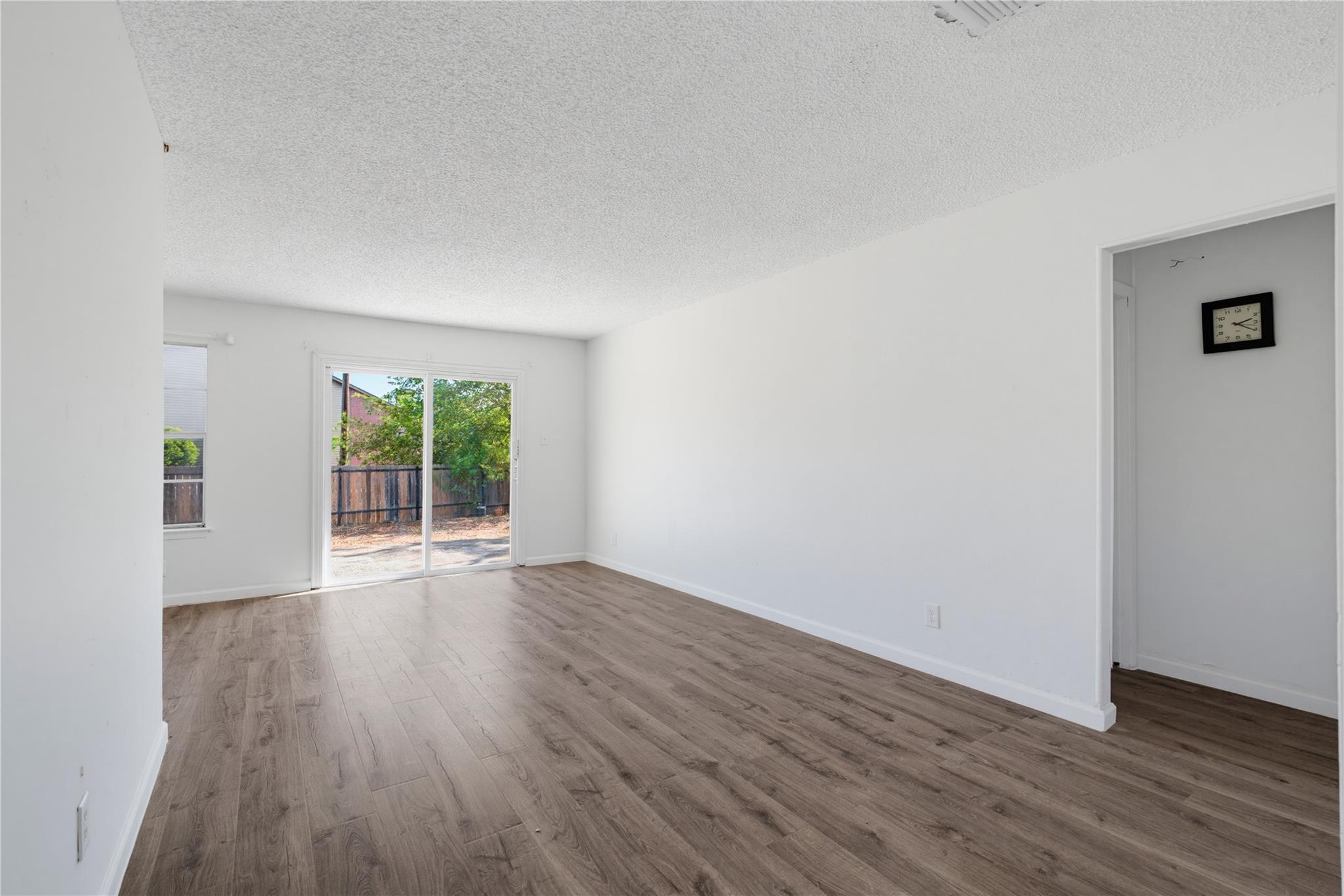 2311 Campden Dr Property Photo 3