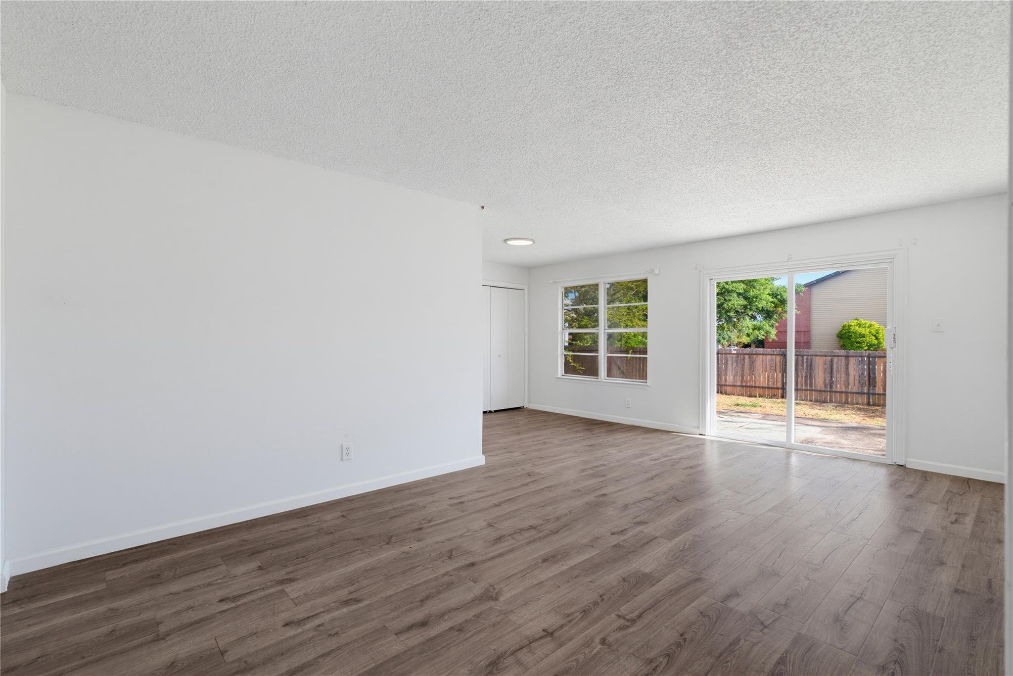 2311 Campden Dr Property Photo 4