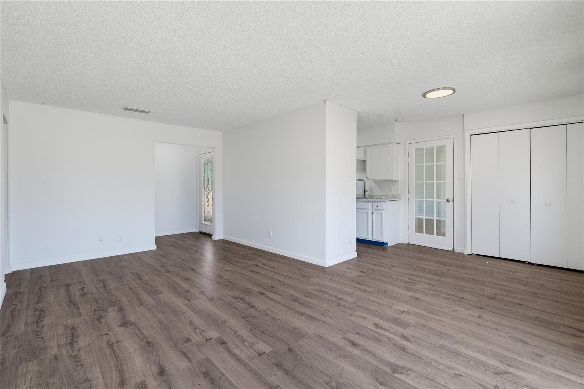 2311 Campden Dr Property Photo 5