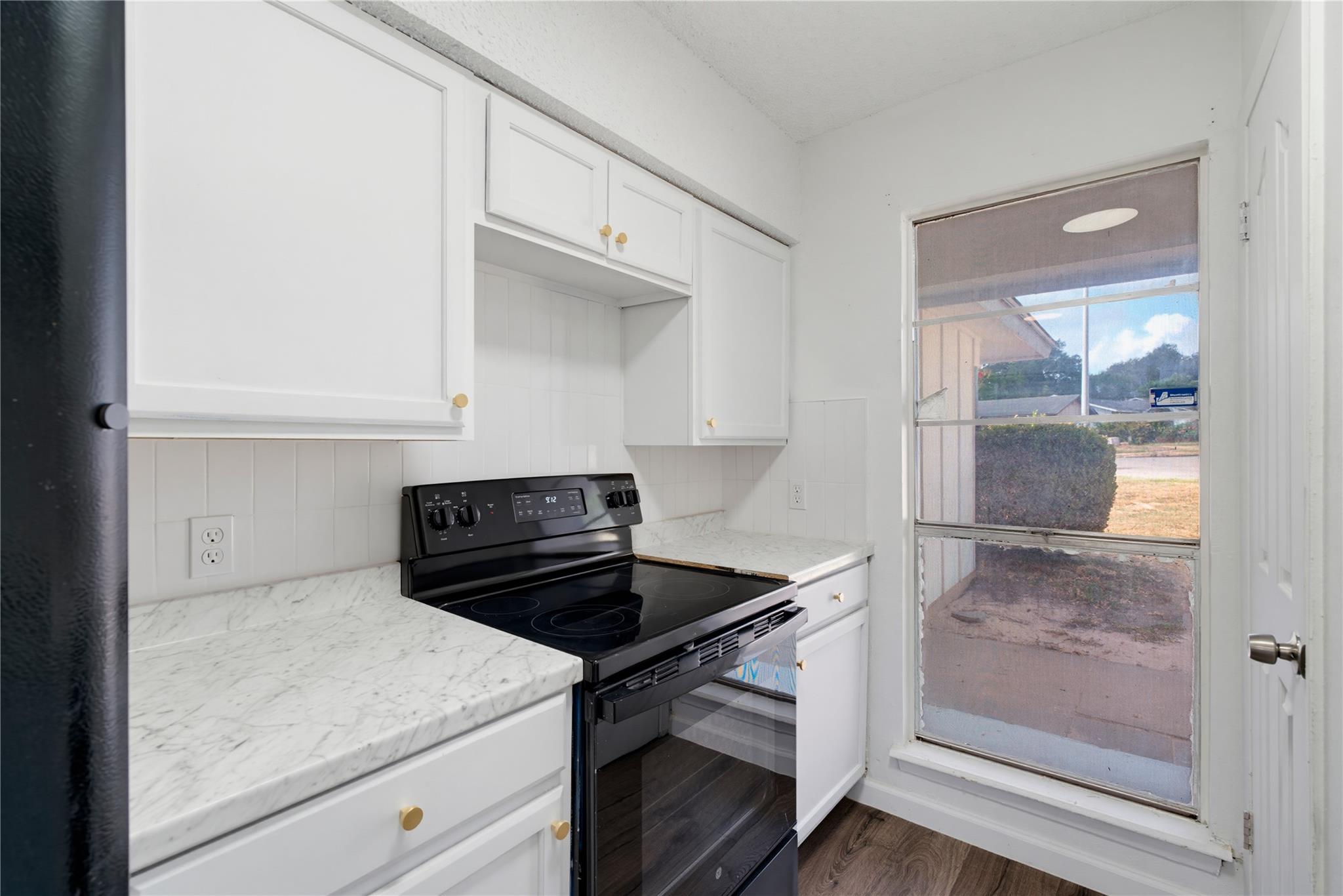 2311 Campden Dr Property Photo 8
