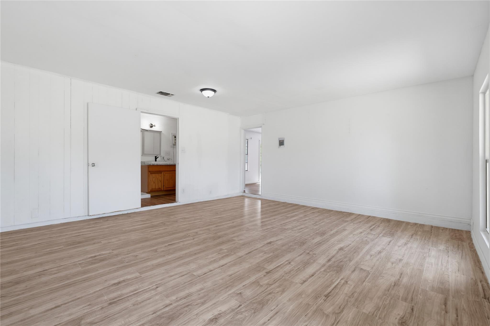 2311 Campden Dr Property Photo 12