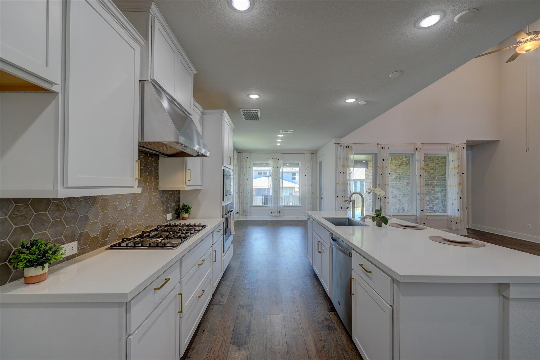 153 Milam Creek Dr Property Photo 3