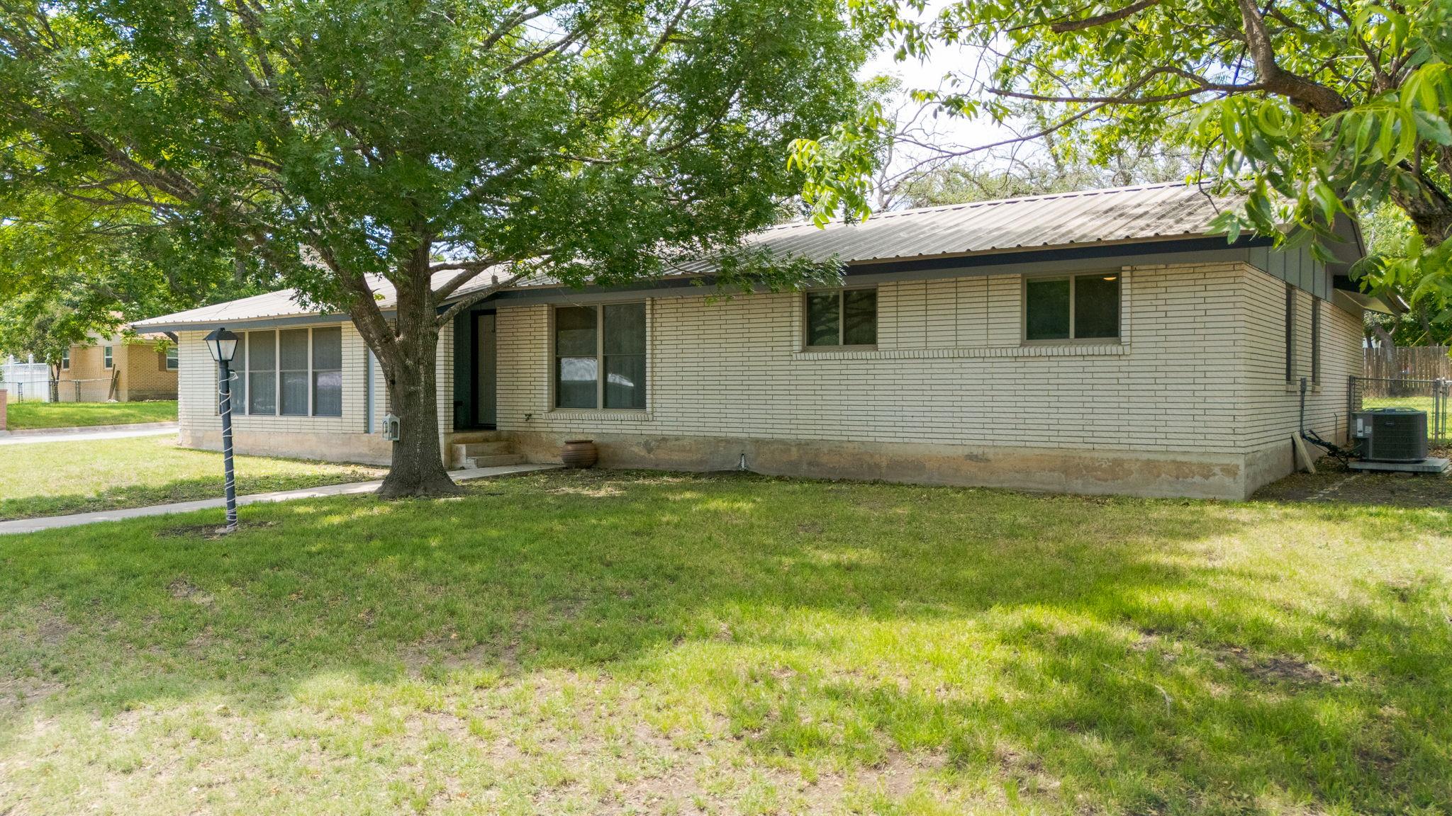 11 Lively Lane Ln Property Photo