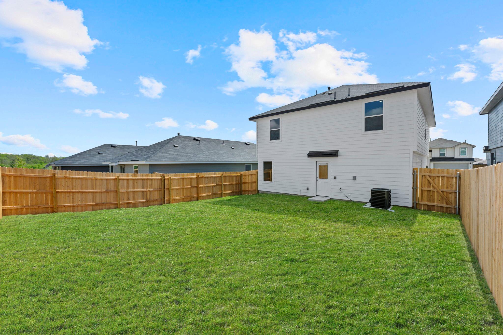 447 Low Pasture Trl Property Photo 28