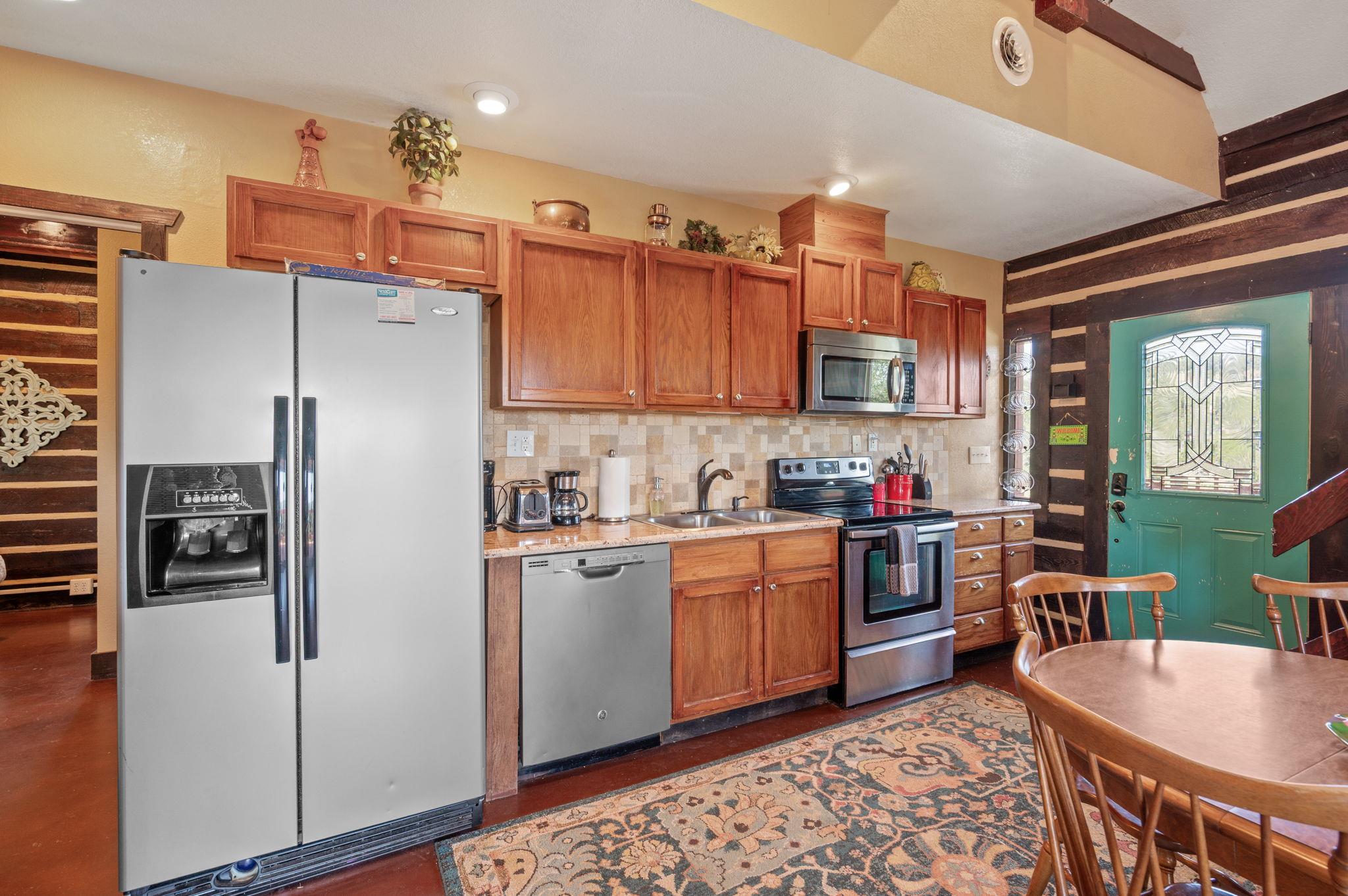 28525 Paradise Manor Dr Property Photo 9