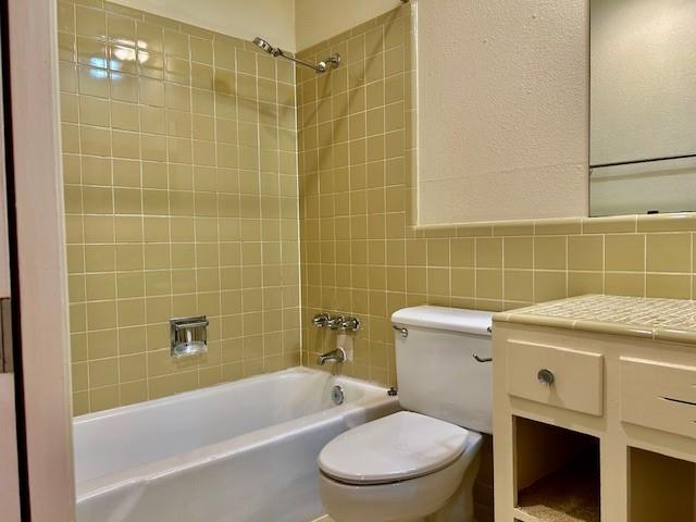 2800 Cole St 205c Property Photo 13