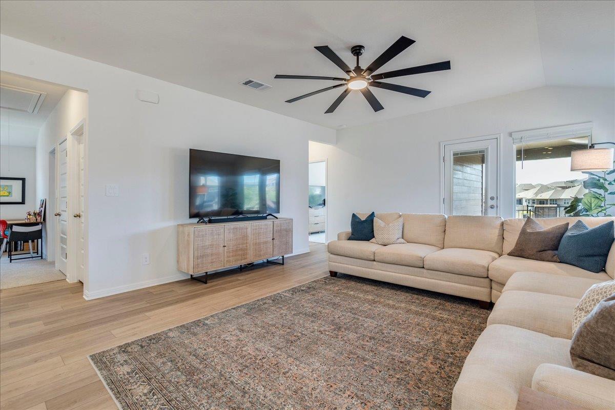 457 El Capitan Loop Property Photo 10