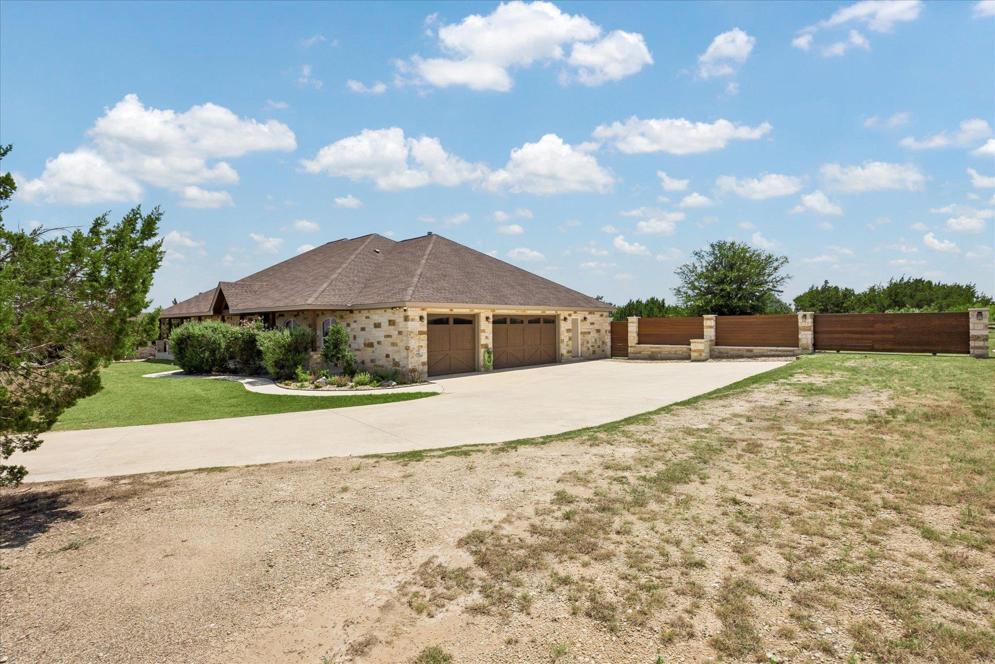 466 Chama Trce Property Photo 3