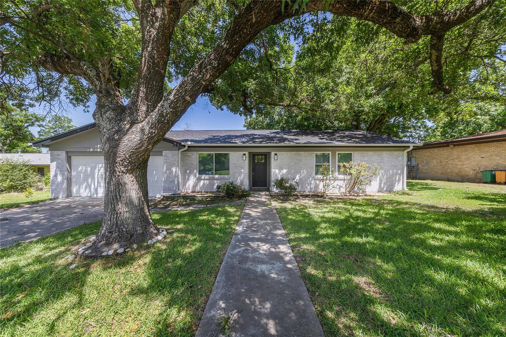 11603 Oak Trl Property Photo 1