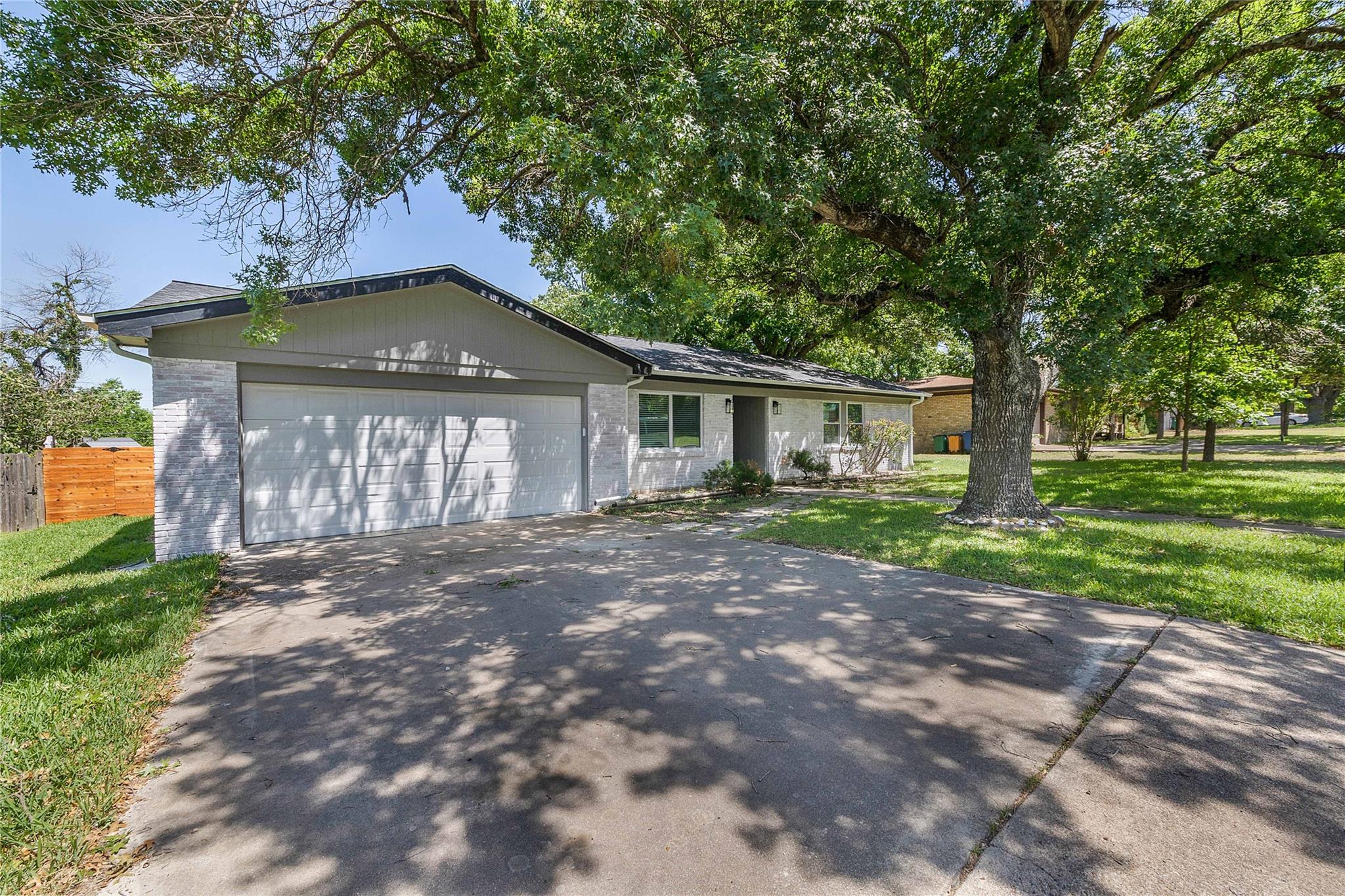 11603 Oak Trl Property Photo 2